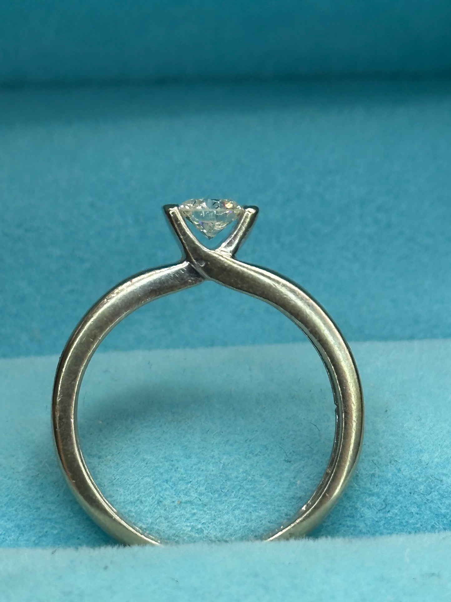 Anillo solitario diamante natural