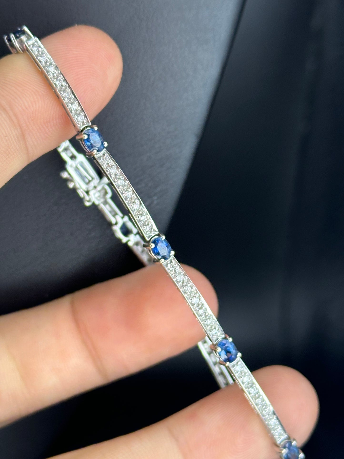 Pulsera diamantes y zafiros oro blanco