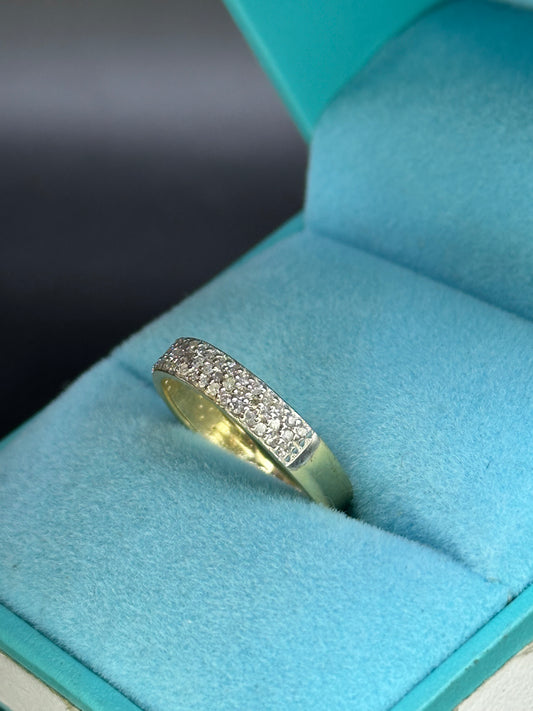 Anillo oro amarillo tapizado