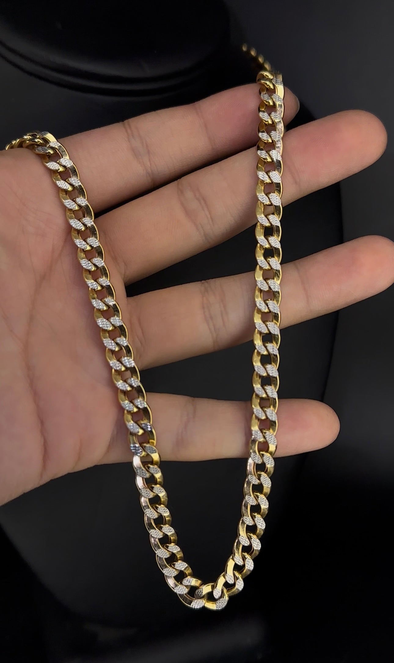 Cadena cubana diamantada 24.6 gr oro 10kts