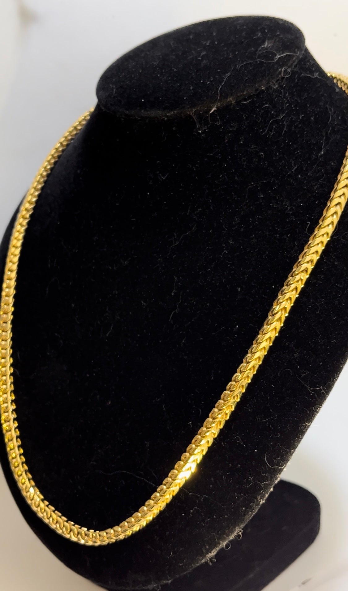 Piezas de oro sólido
