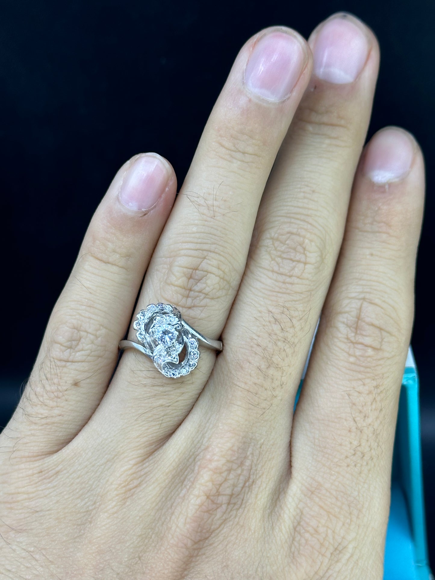 Anillo tipo flor diamante