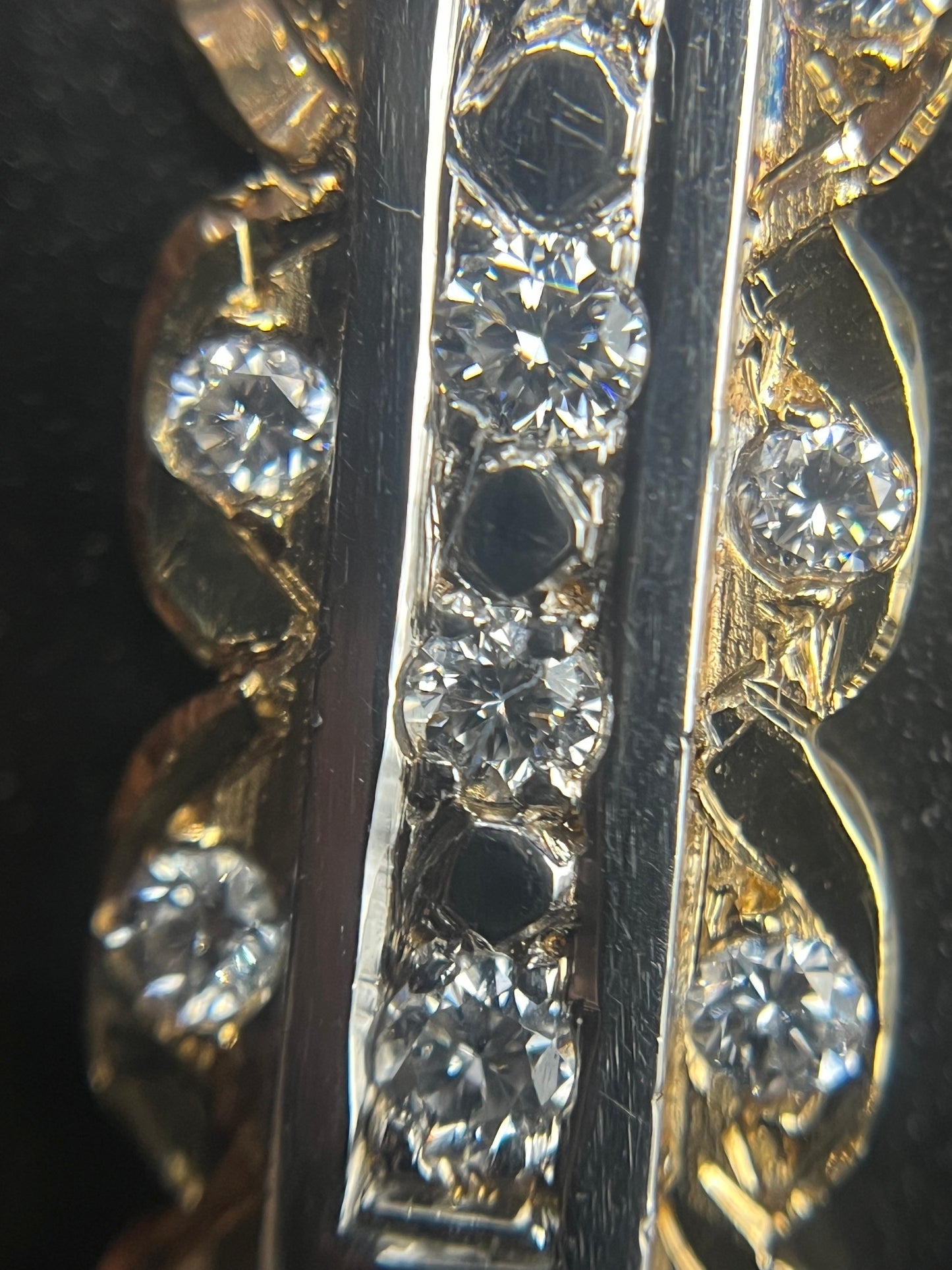 Cruz diamantes naturales finos 1.80 cts