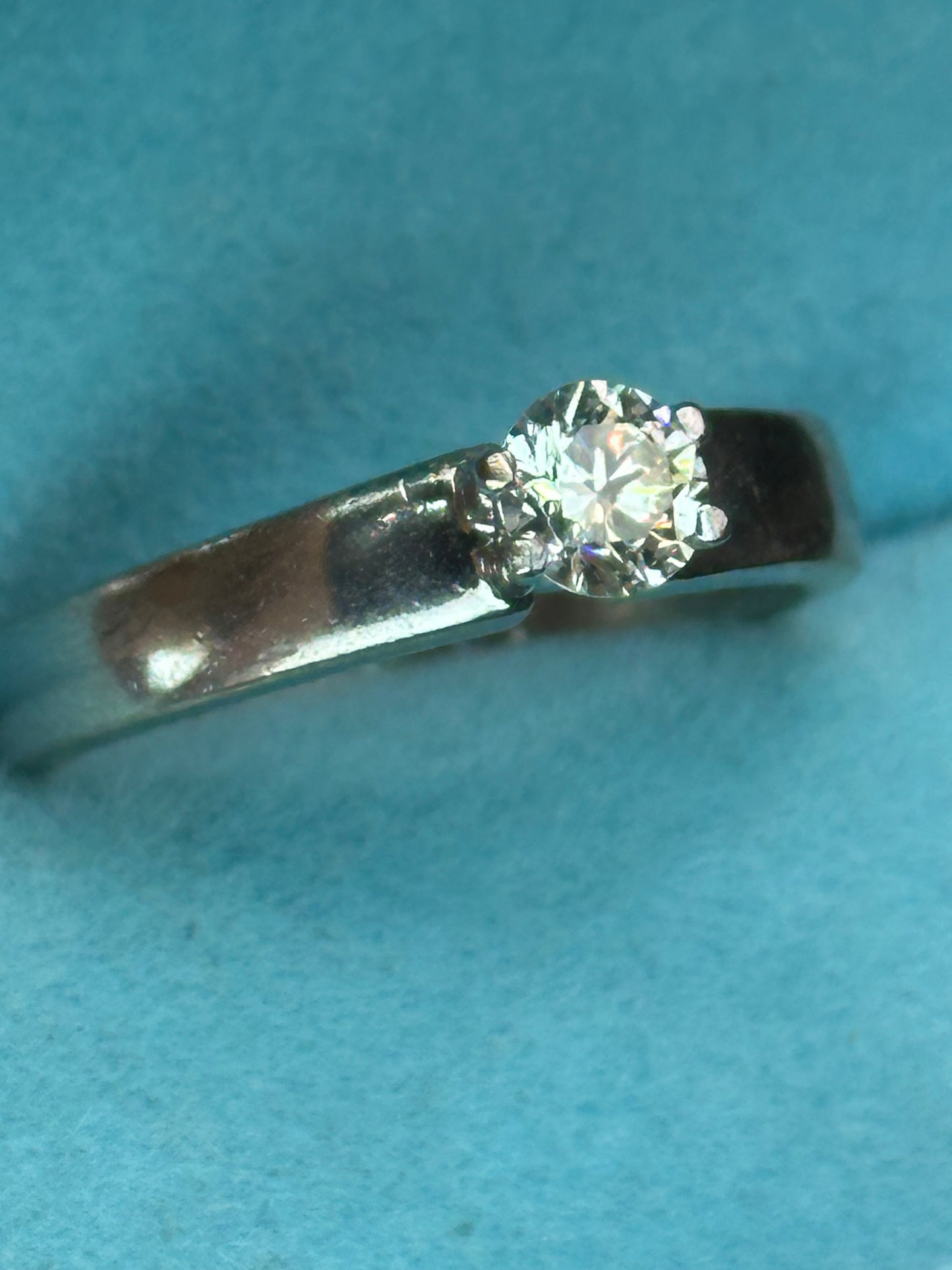 Anillo solitario .34 cts