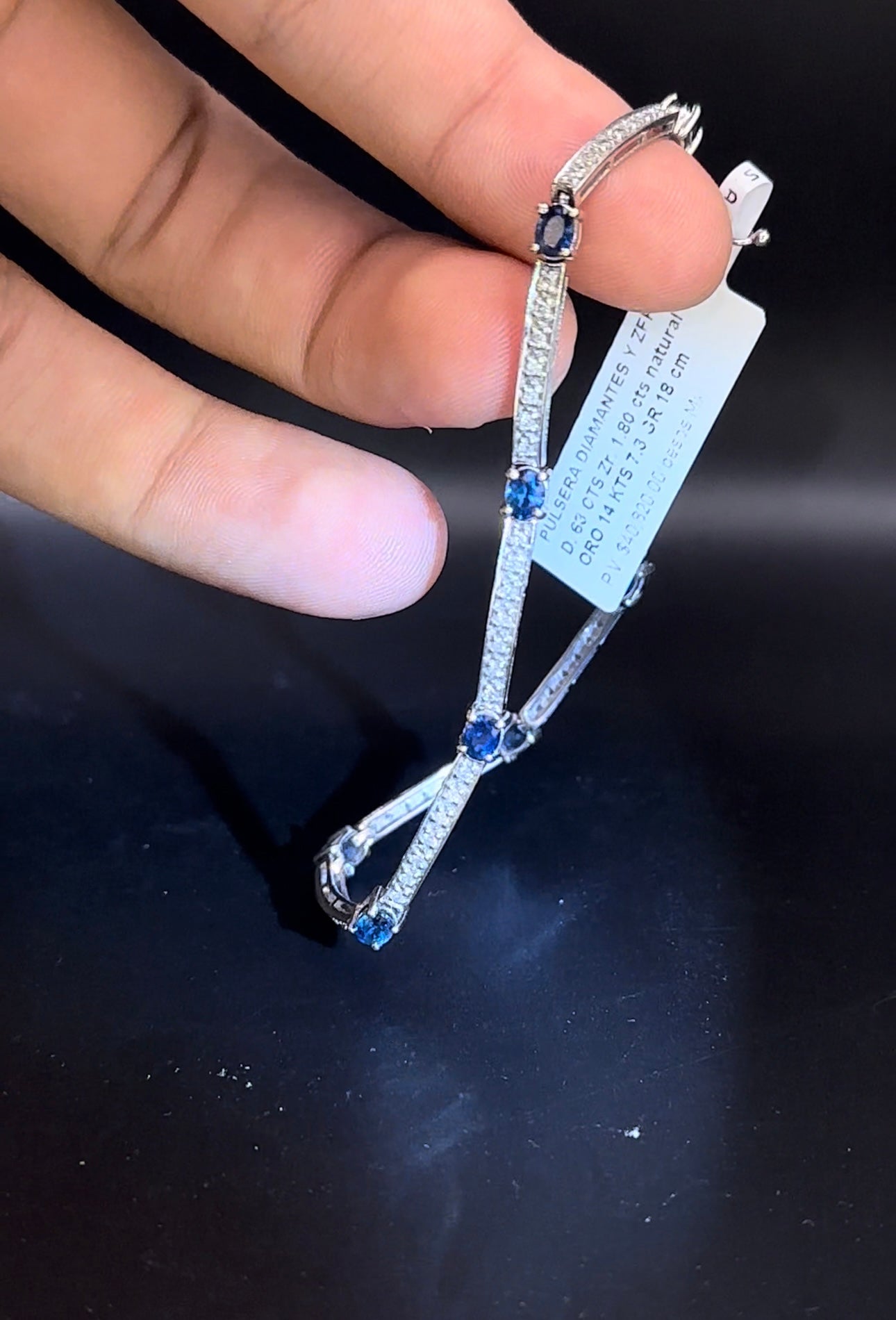 Pulsera diamantes y zafiros oro blanco