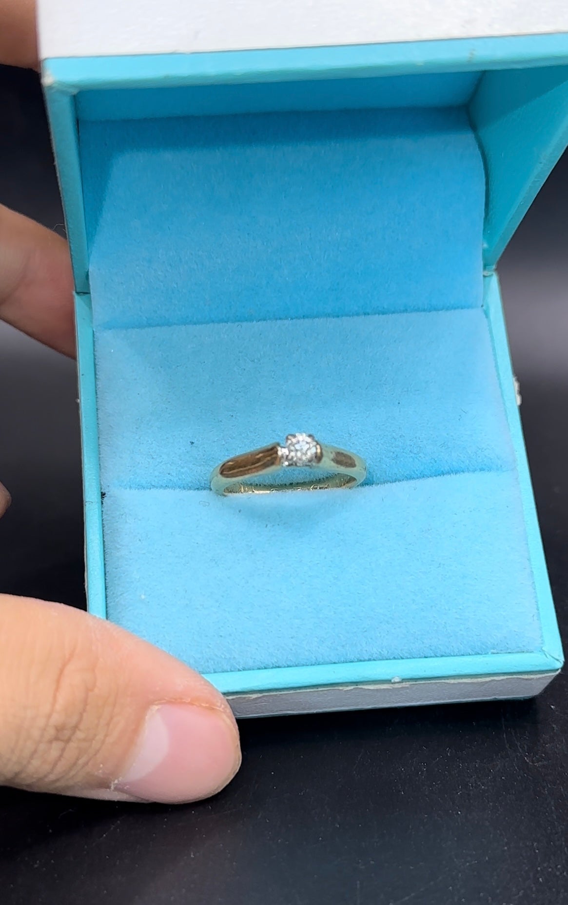 Anillo solitario diamante central