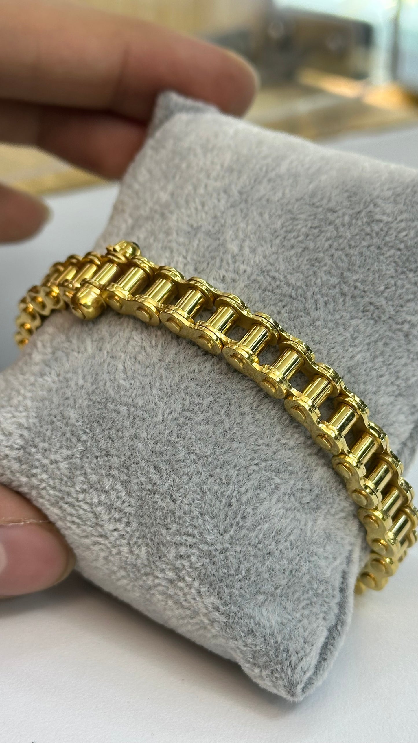 Pulsera de moto bicicleta oro 14kts 50.3 gramos