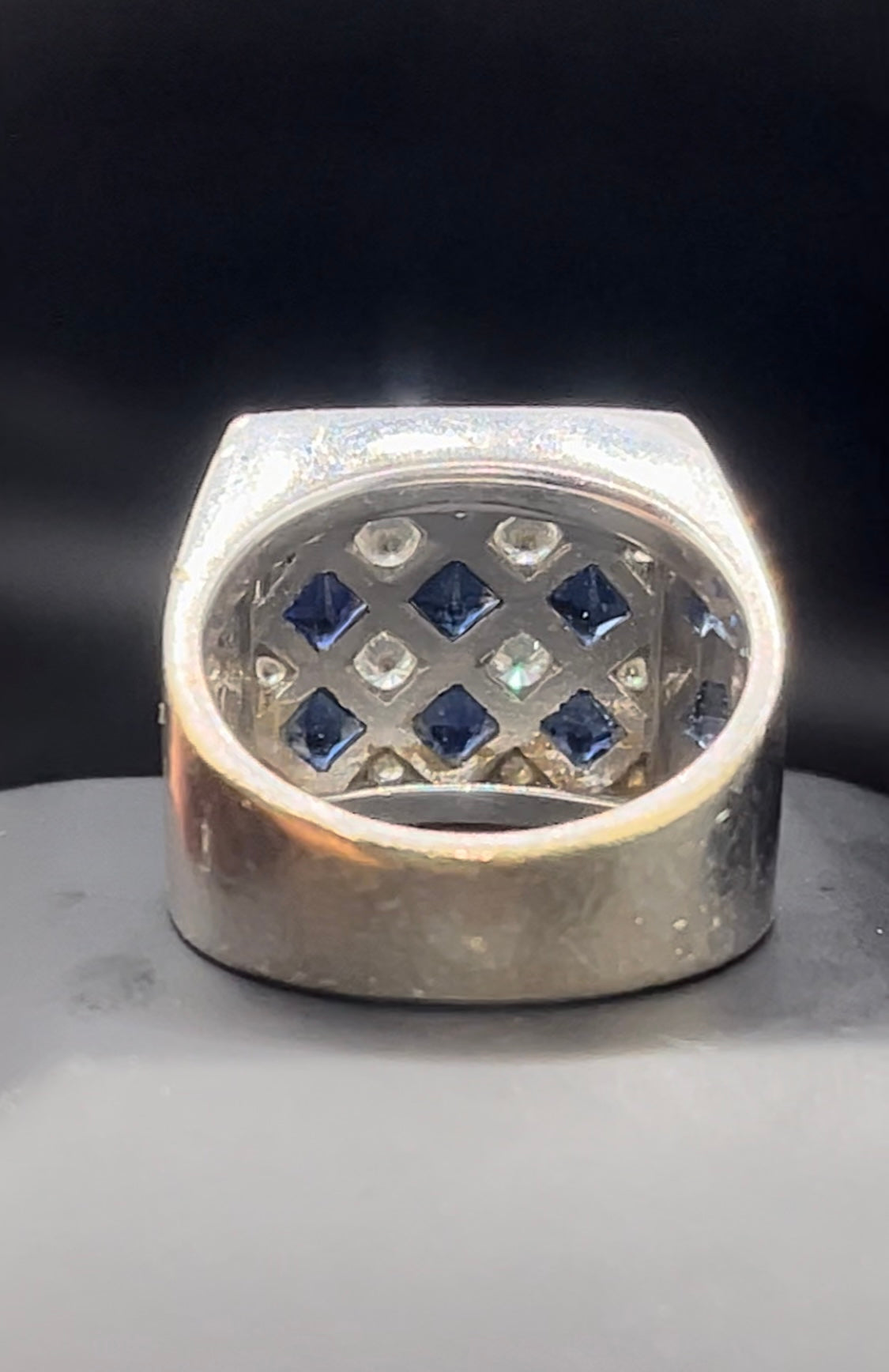 Anillo caballero diamantes y zafiros