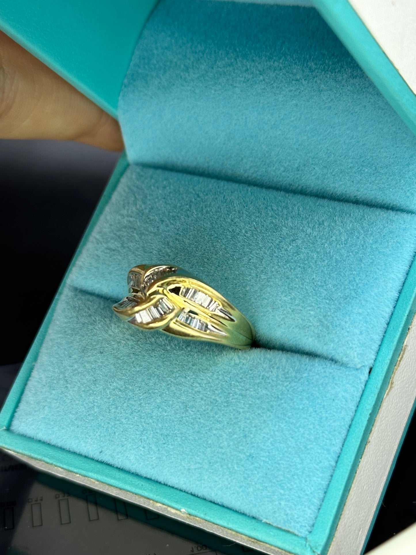 Anillo nudo baguettes