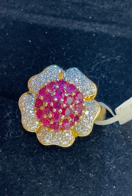 Anillo flor diamantes y rubíes