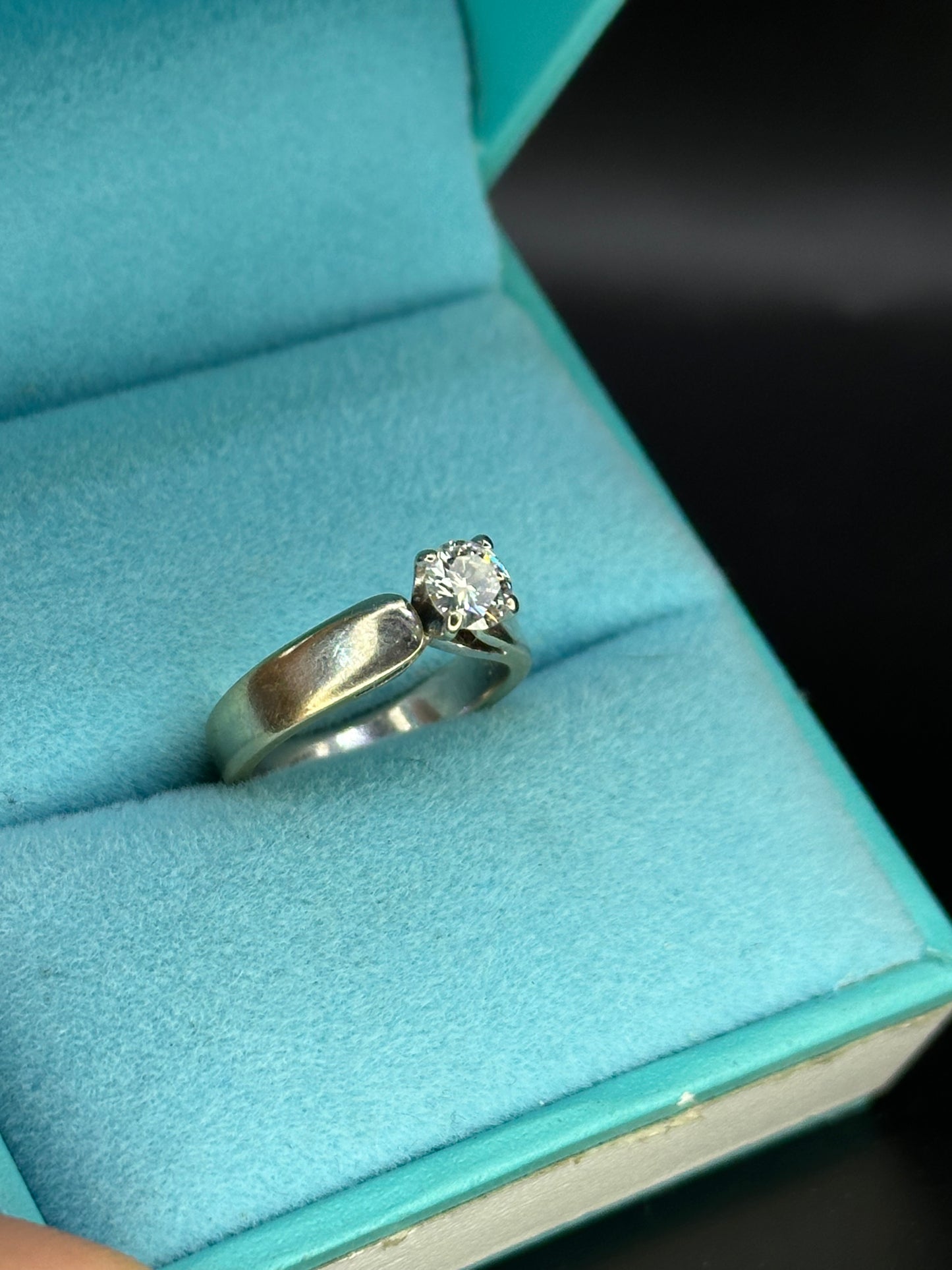 Anillo diamante central .44 cts