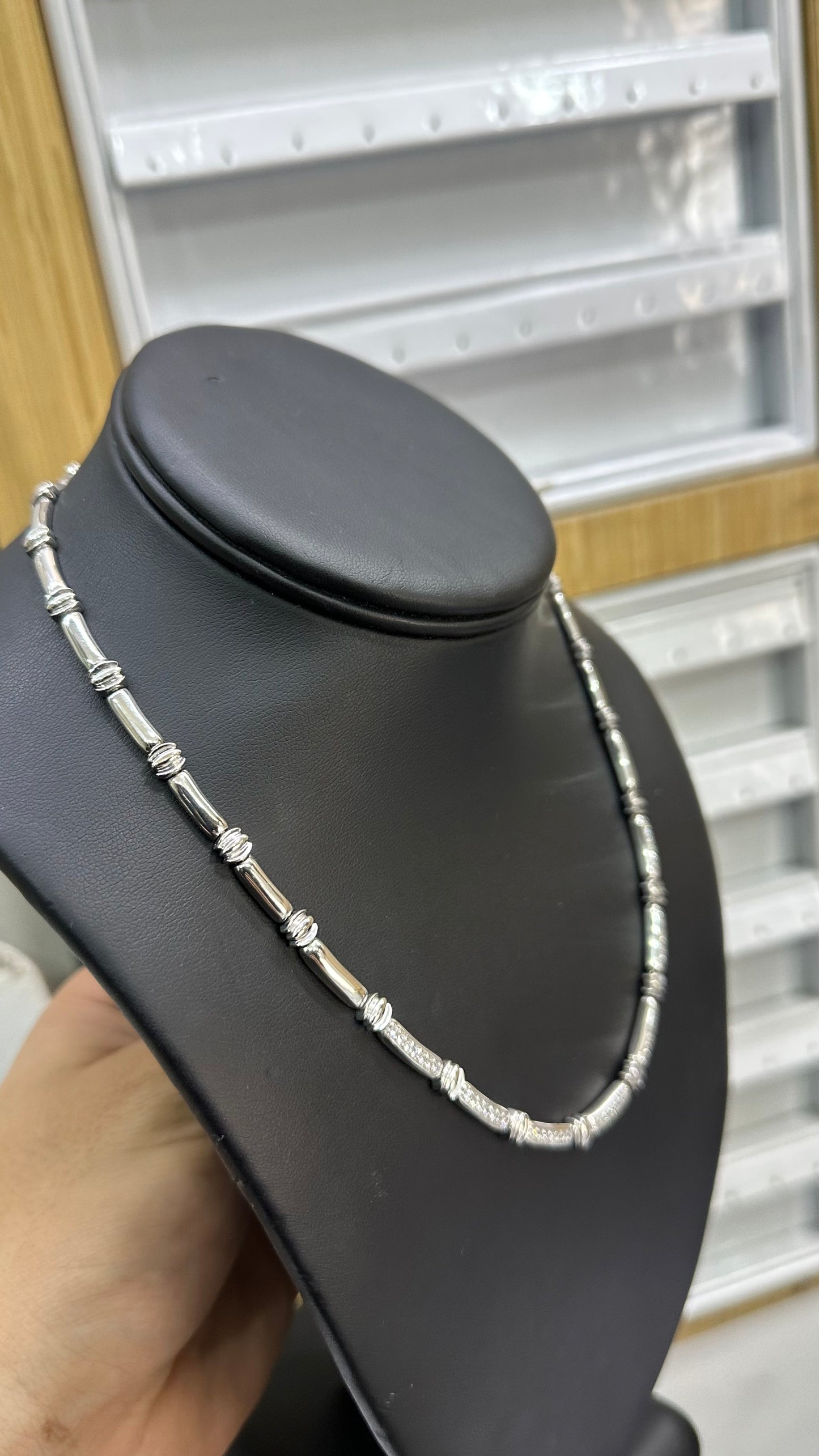 Gargantilla oro 18kts diamantes 33.8 GR