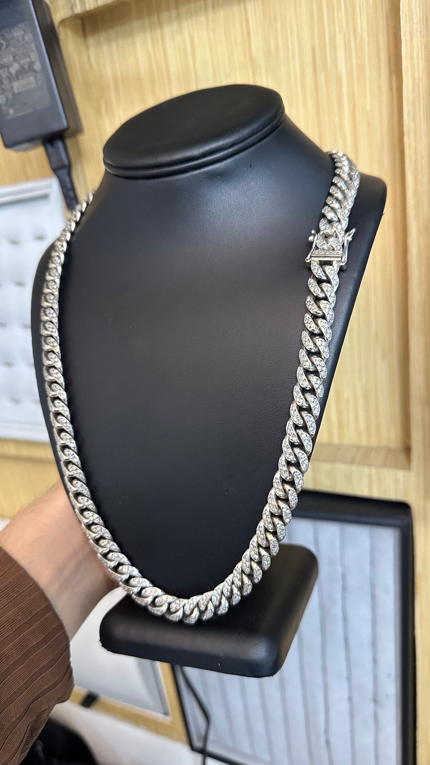 Cadena cubana diamantes 191 gr 14kts