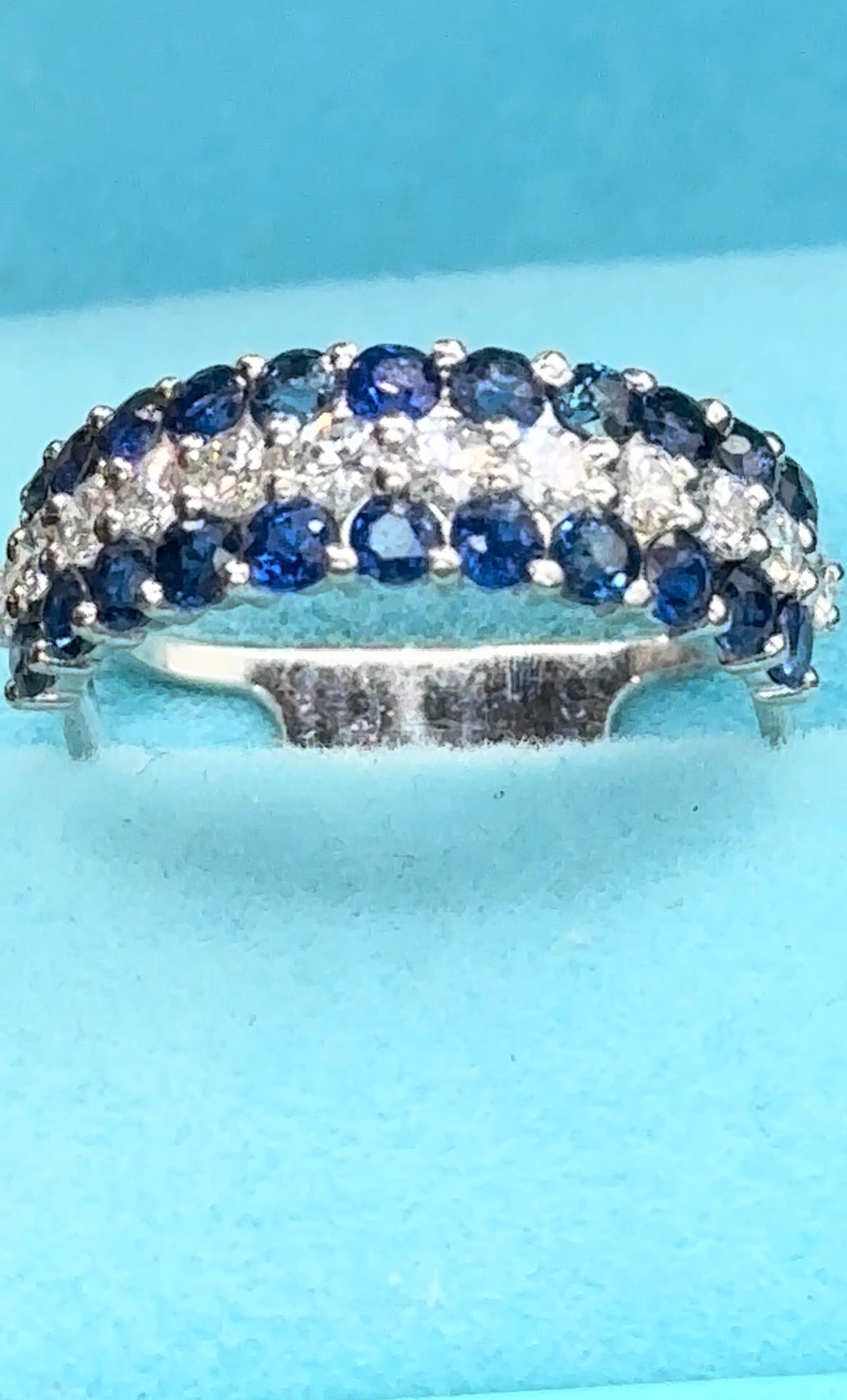 Anillo diamantes y zafiros