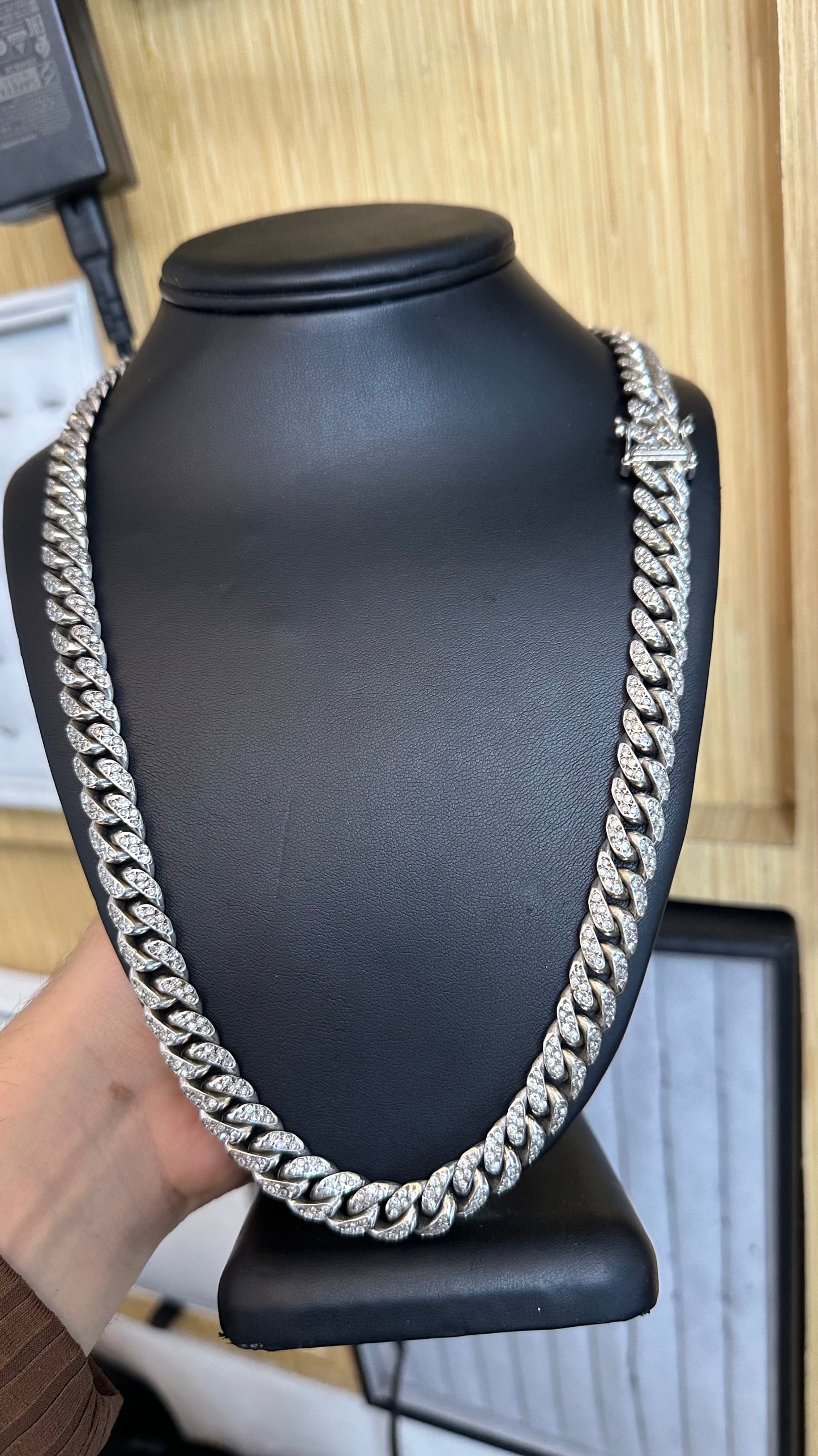 Cadena cubana diamantes 191 gr 14kts