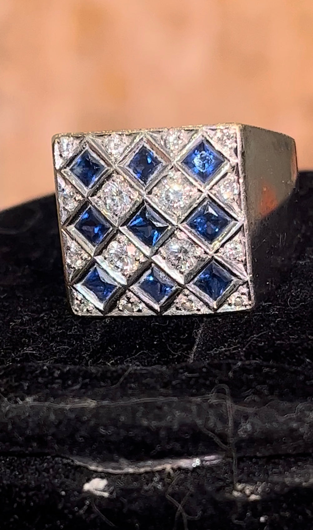 Anillo caballero diamantes y zafiros