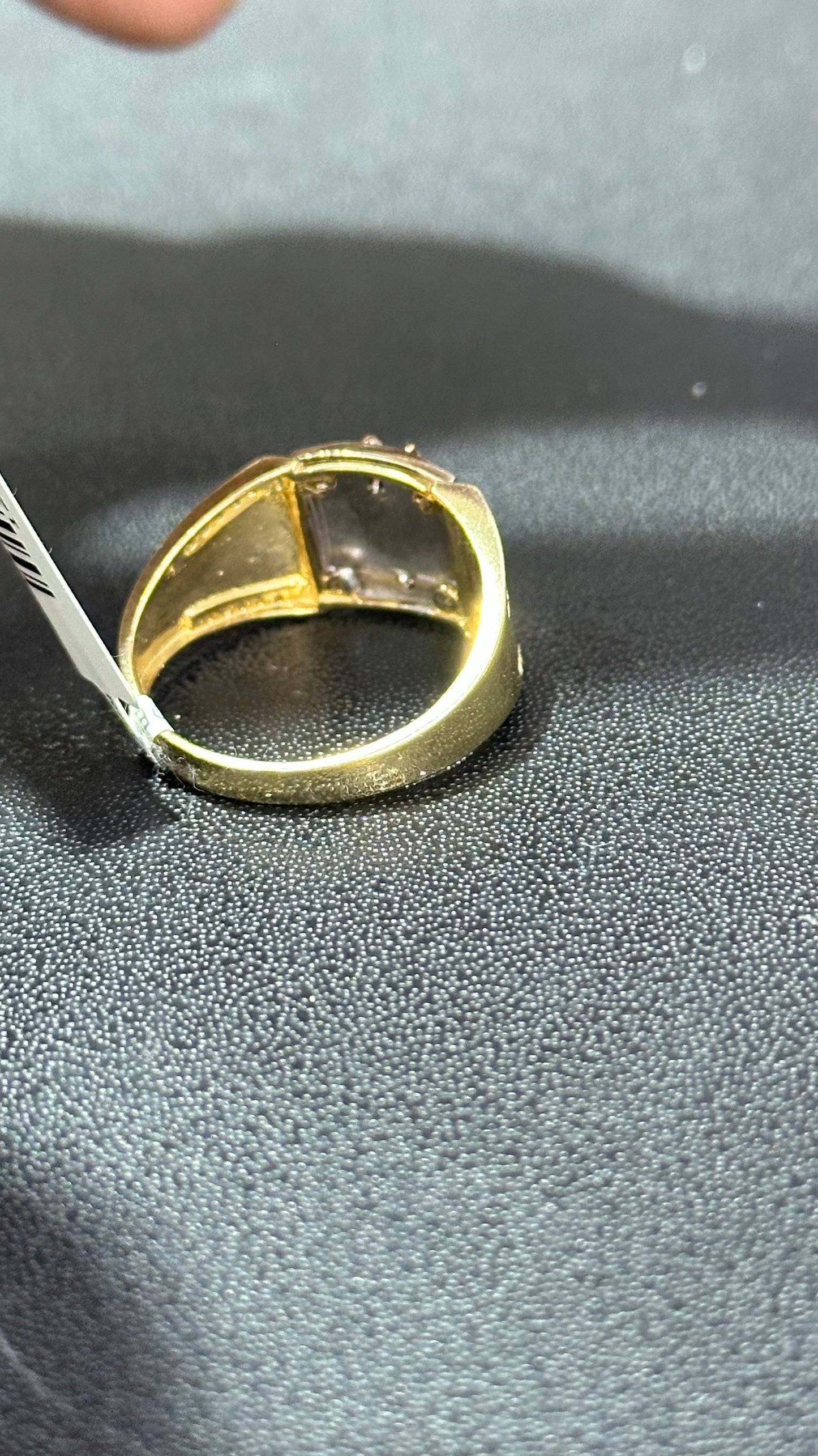 Anillo caballero oro 10kts 4.4 gr
