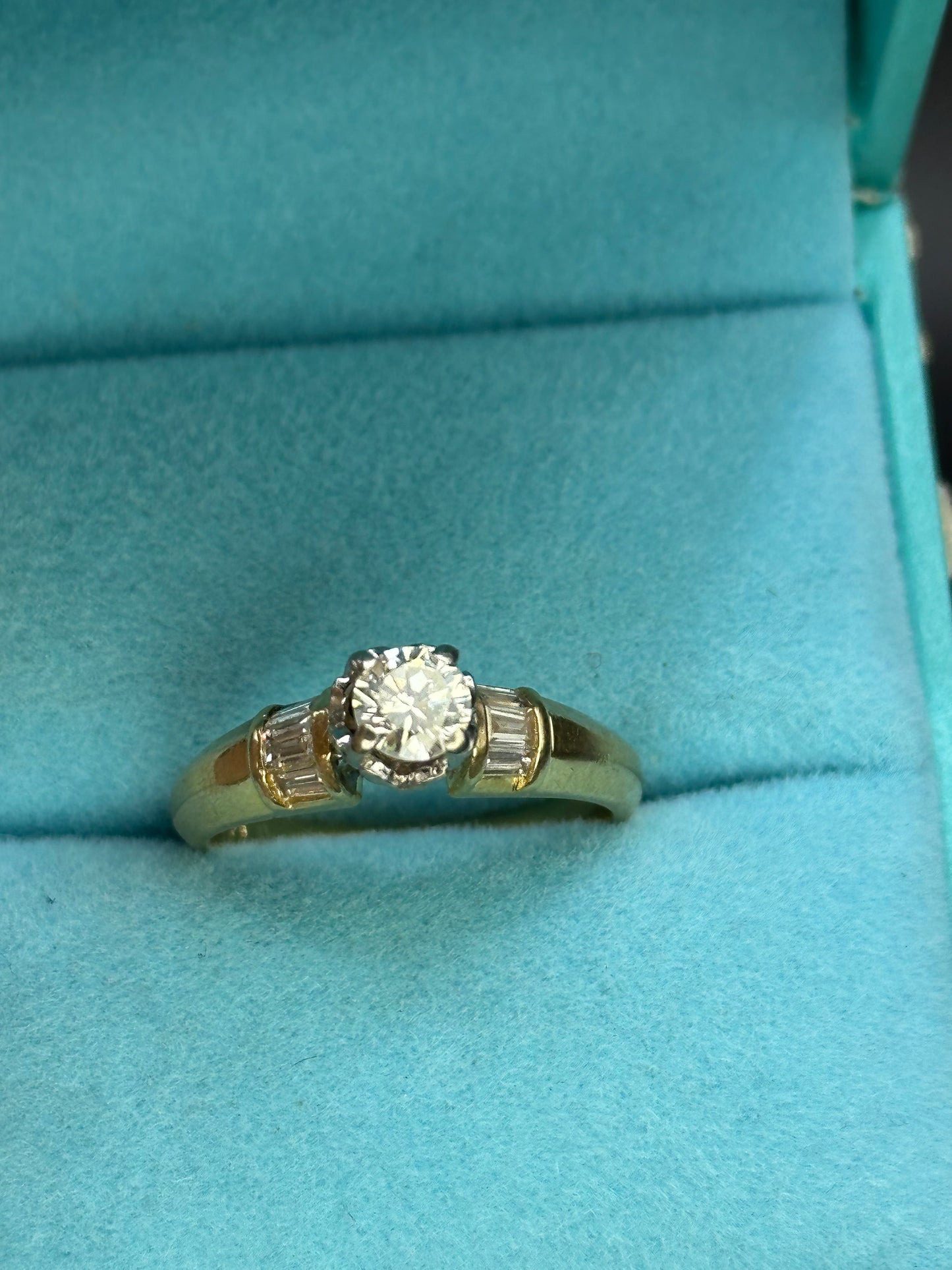 Anillo solitario.43