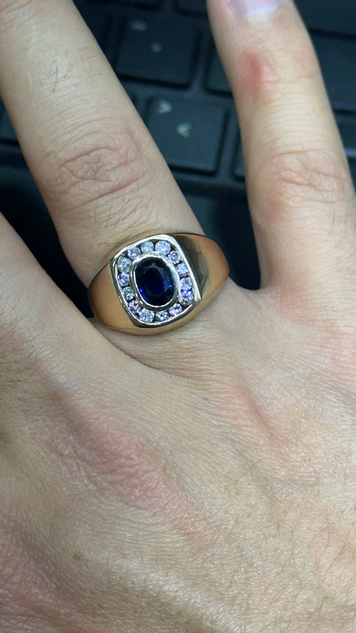 Anillo caballero zafiro