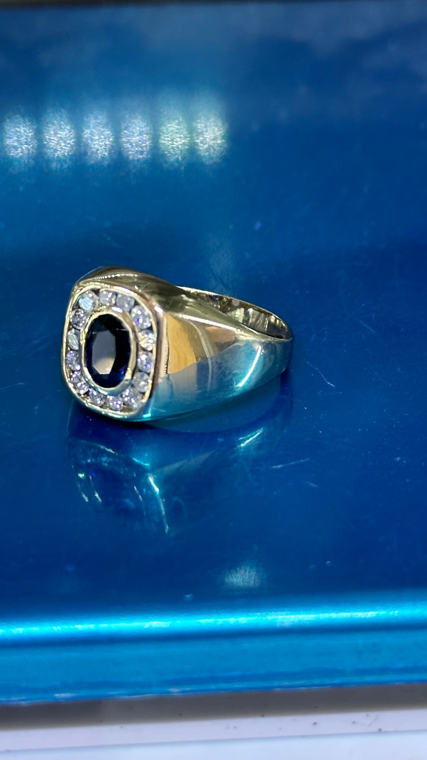 Anillo caballero zafiro