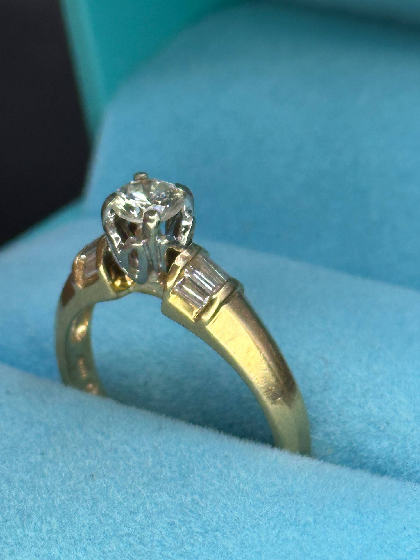 Anillo solitario.43