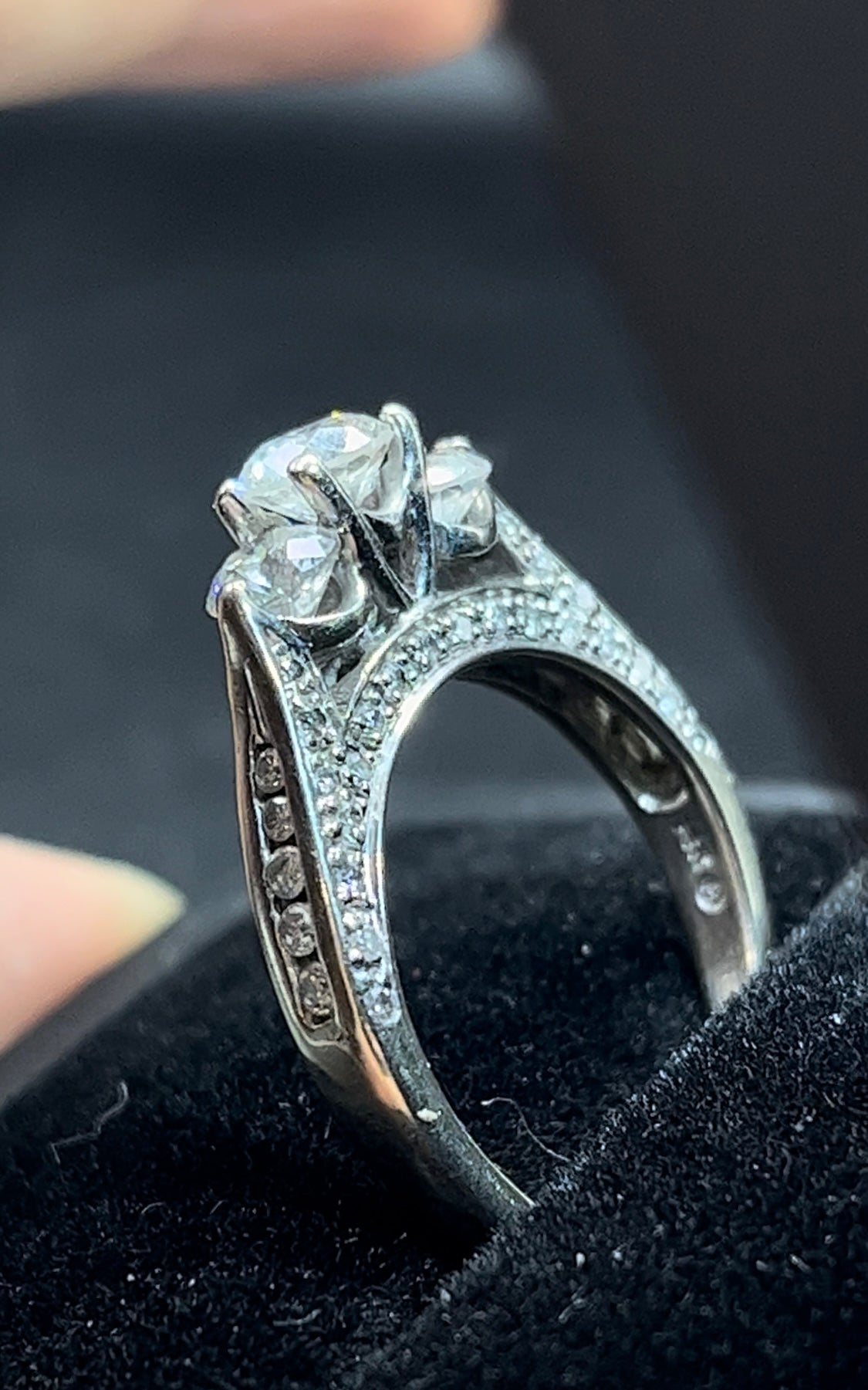 Anillo diamantes