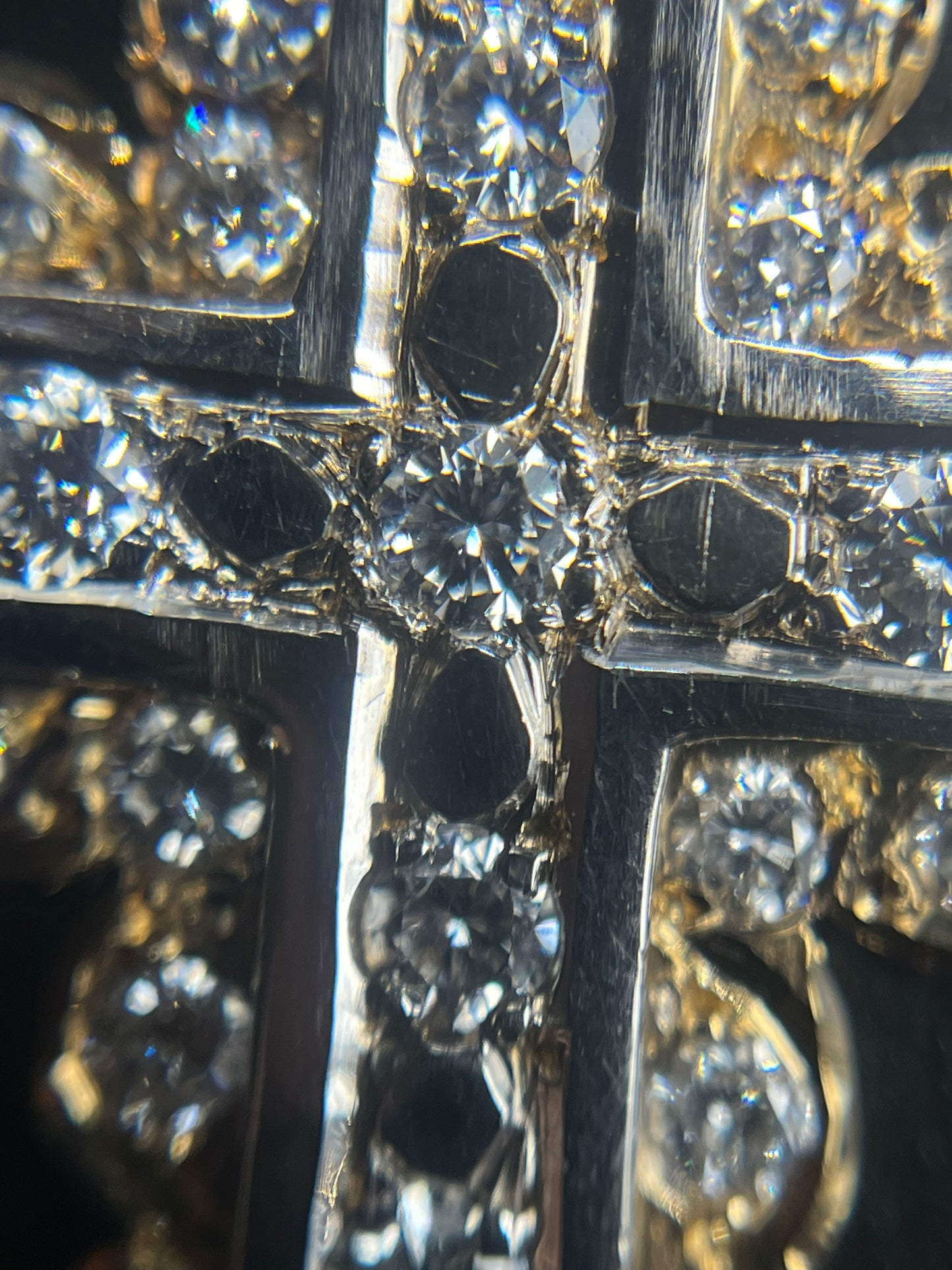 Cruz diamantes naturales finos 1.80 cts