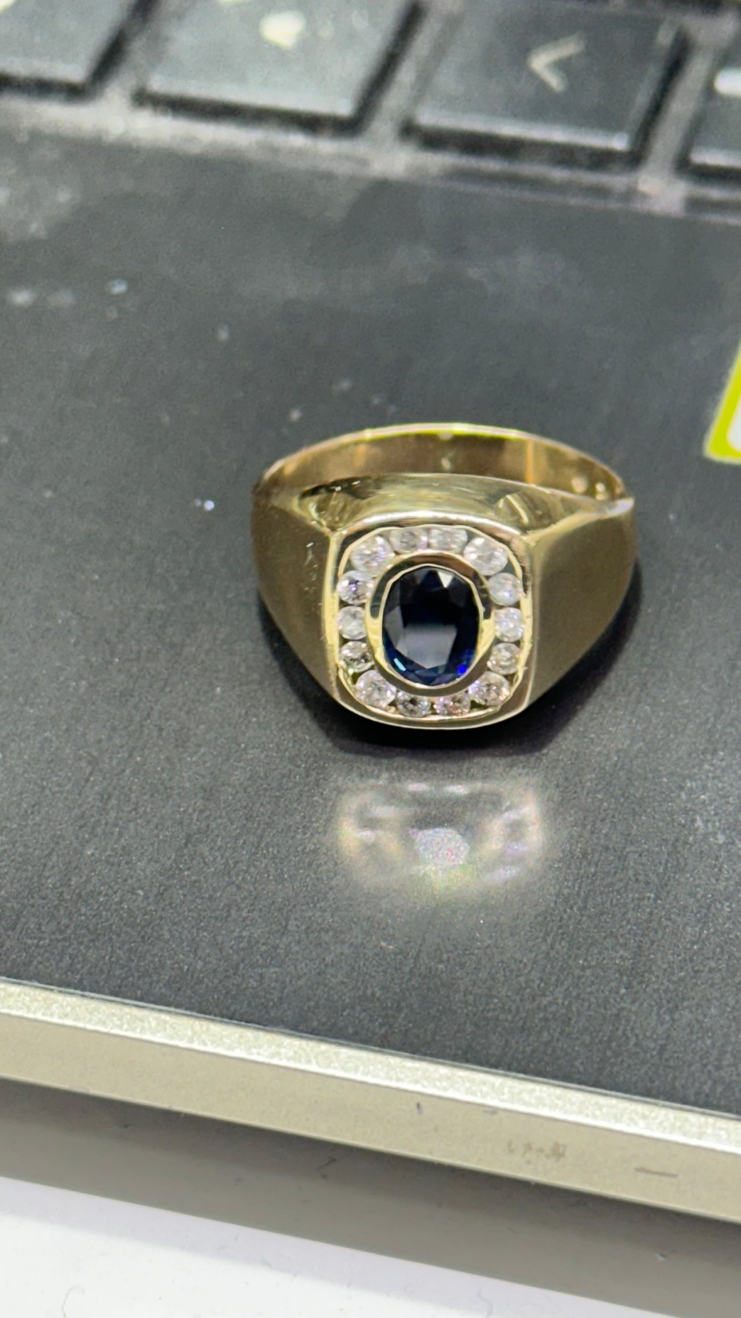 Anillo caballero zafiro