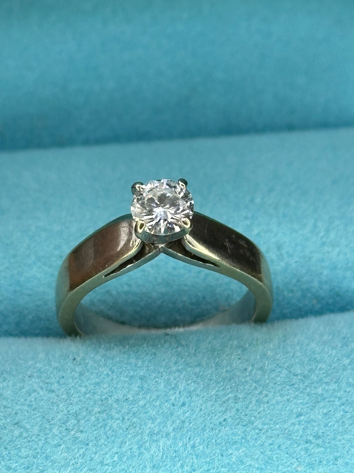 Anillo diamante central .44 cts