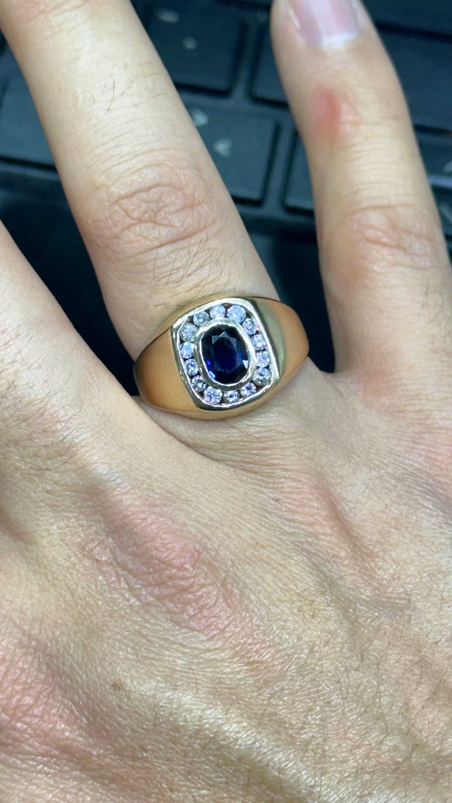 Anillo caballero zafiro