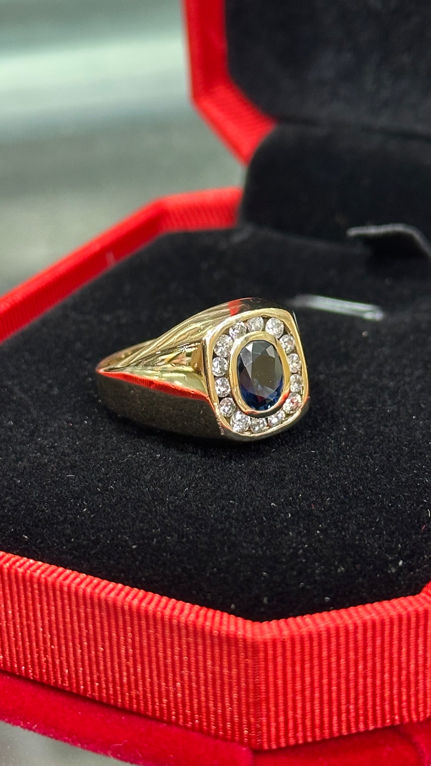 Anillo caballero zafiro