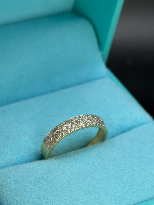 Anillo oro amarillo tapizado