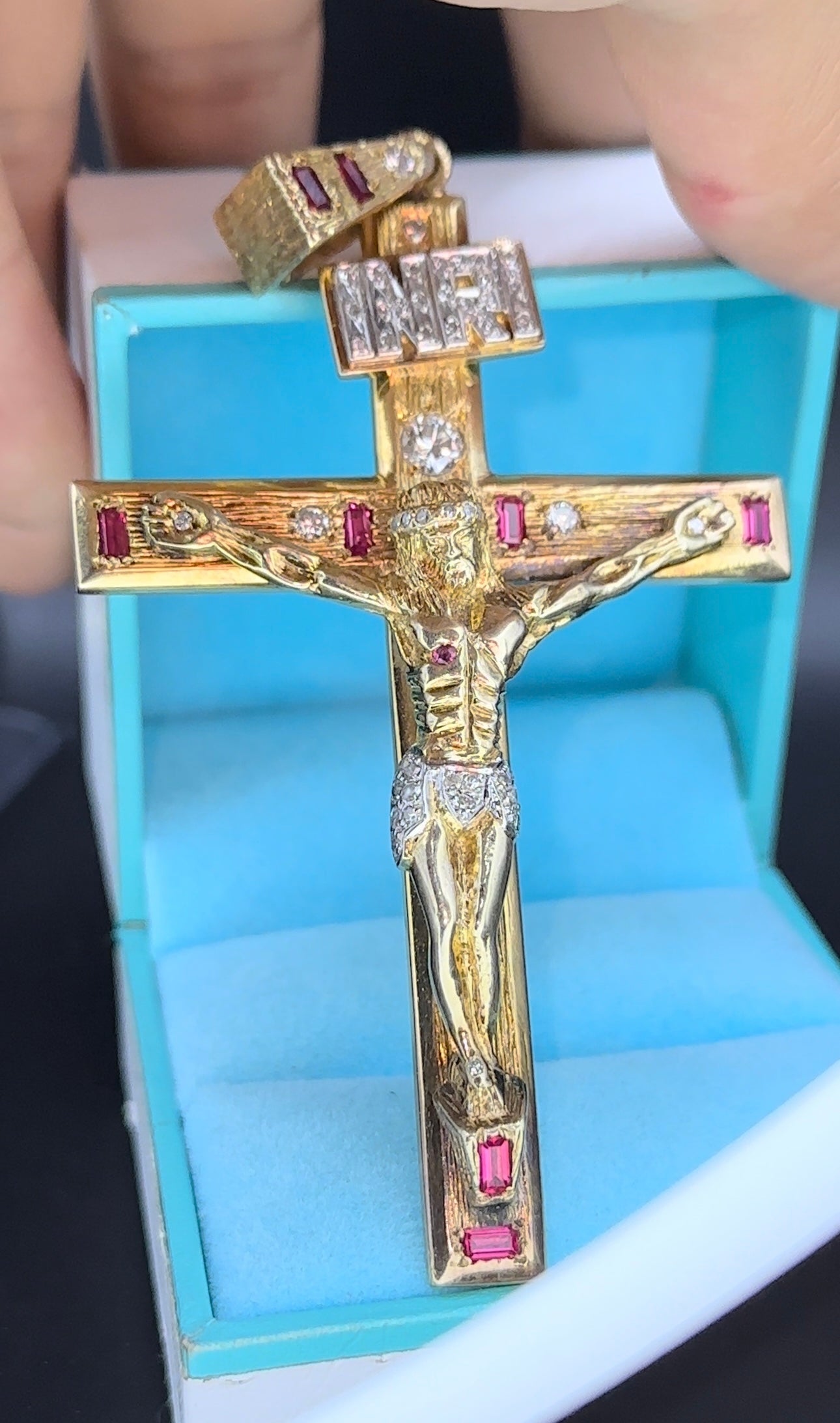 Dije cruz oro amarillo diamantes