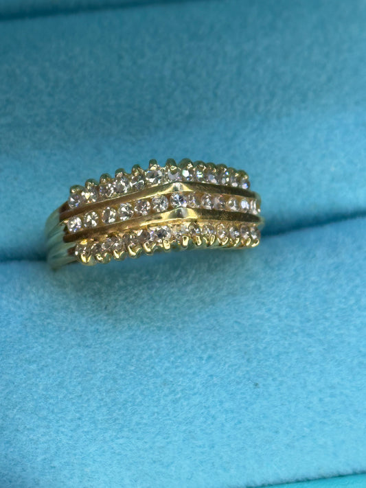 Anillo diseño especial piramidal