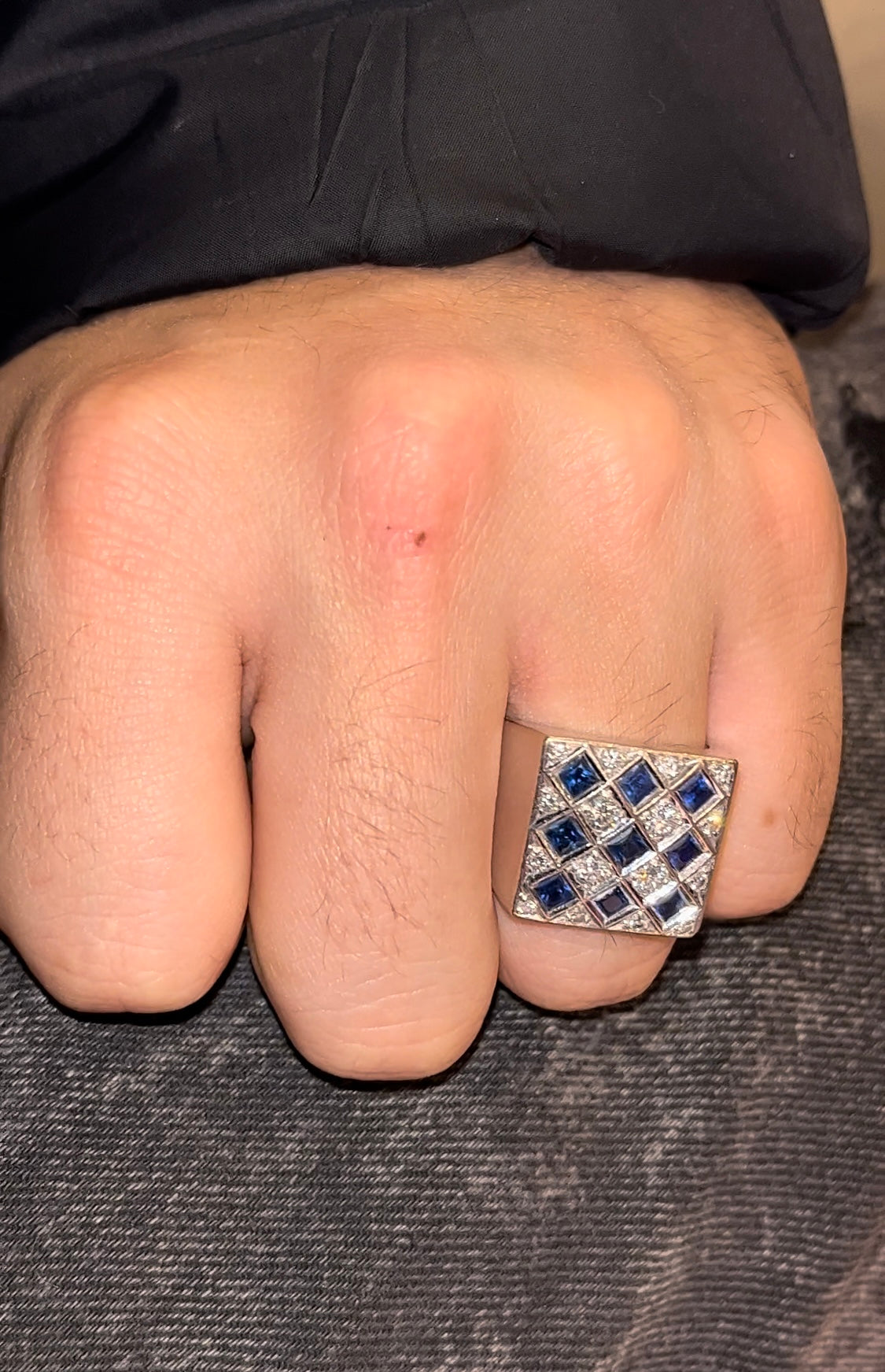 Anillo caballero diamantes y zafiros