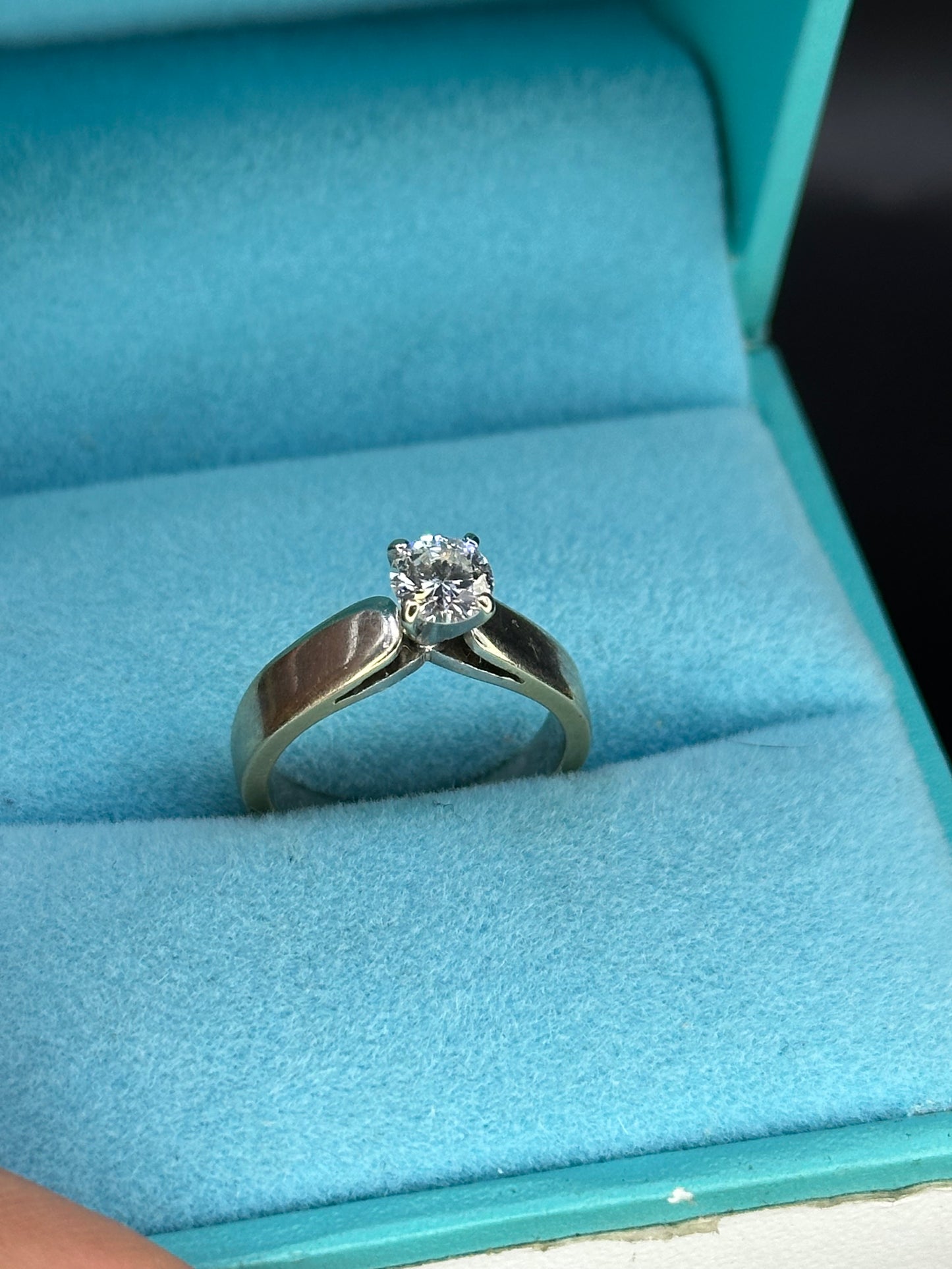 Anillo diamante central .44 cts