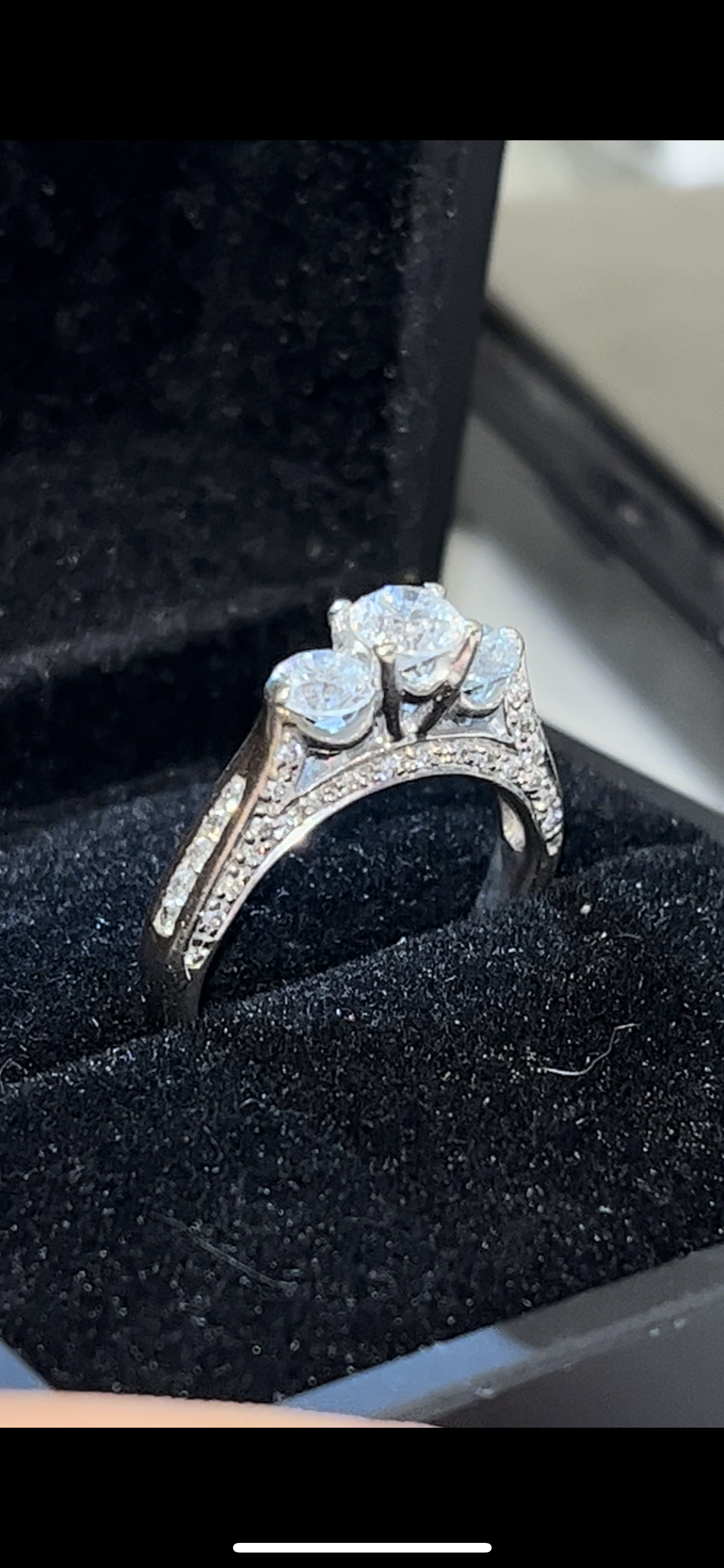 Anillo diamantes