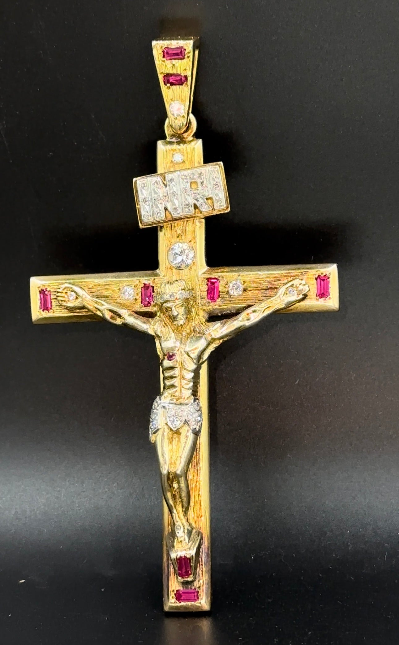 Dije cruz oro amarillo diamantes