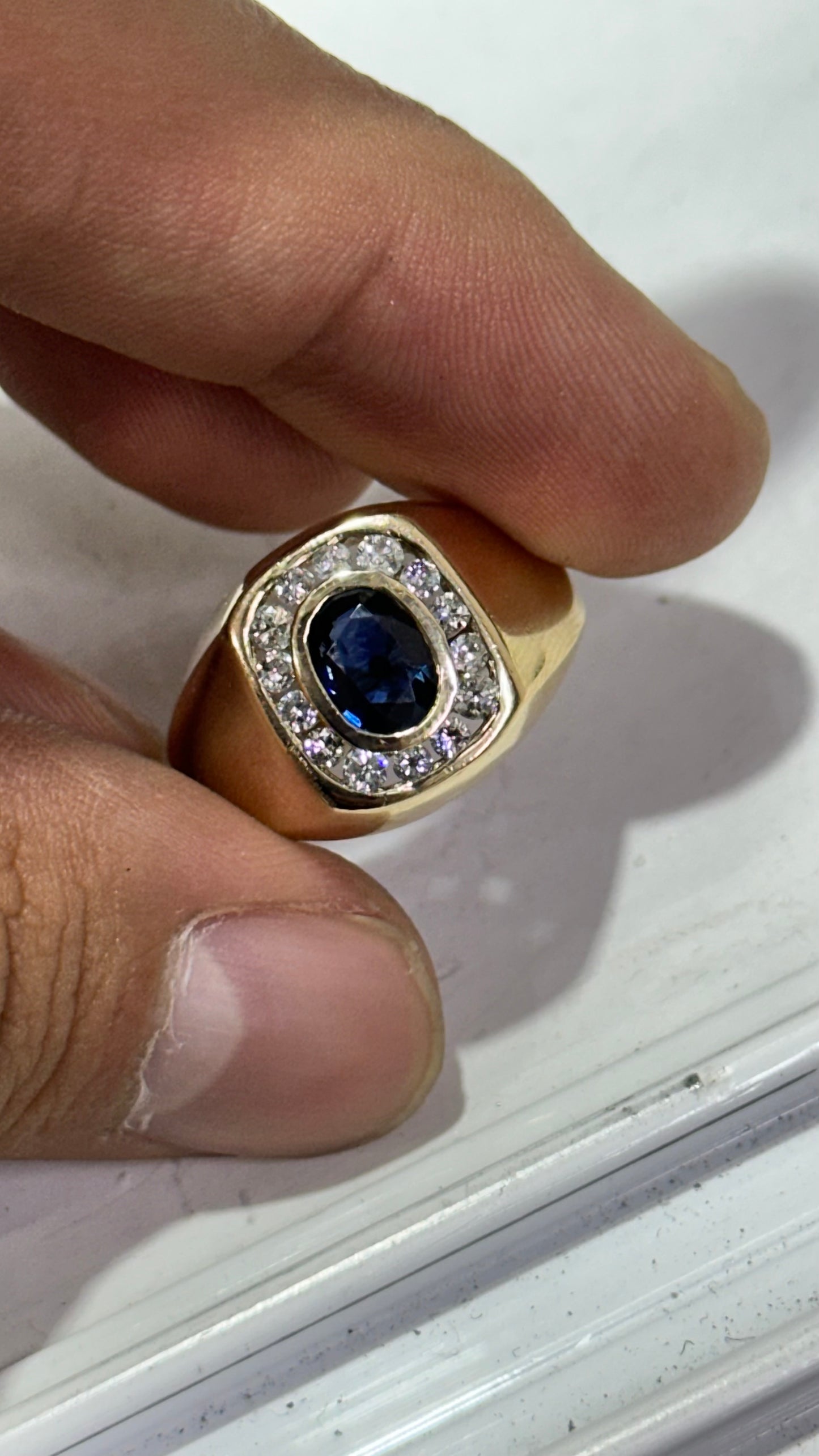 Anillo caballero zafiro