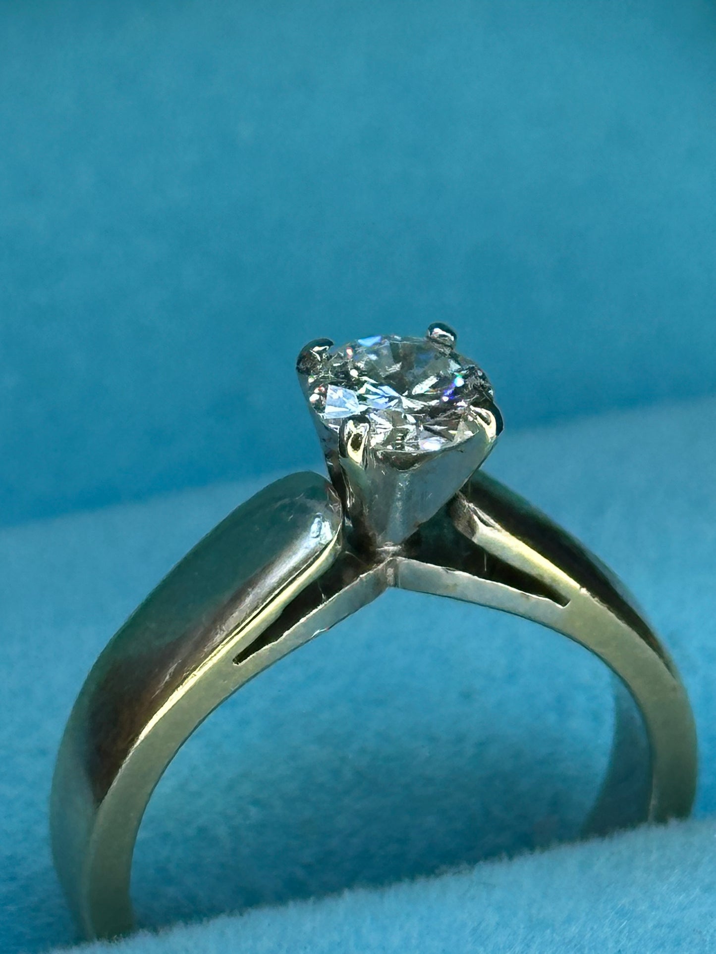 Anillo diamante central .44 cts