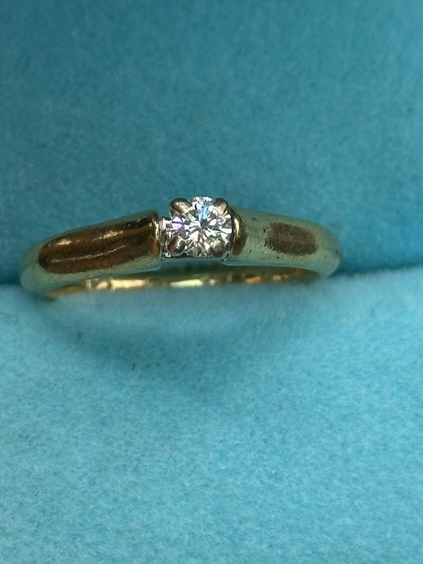 Anillo solitario diamante central
