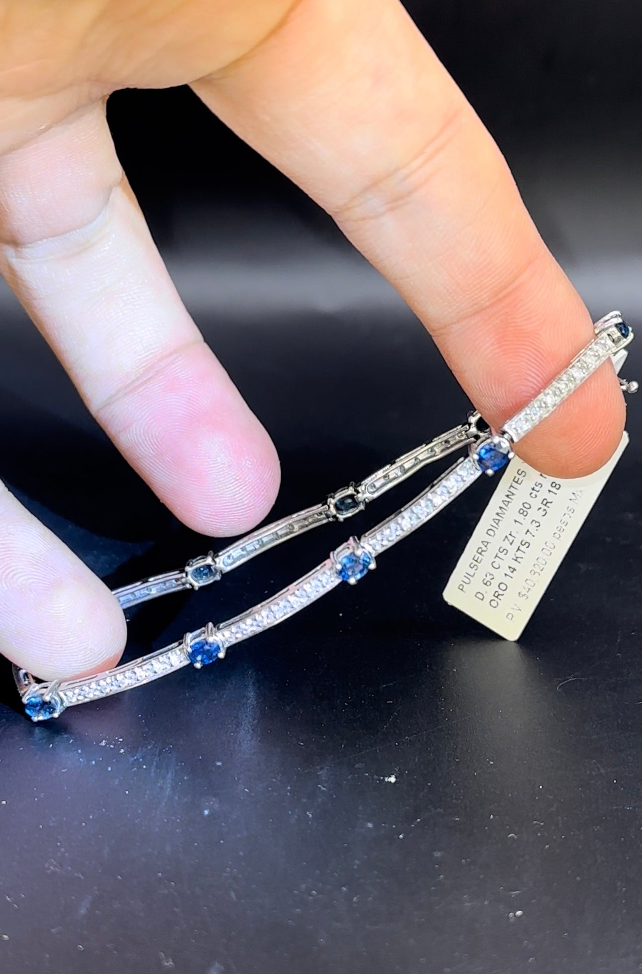 Pulsera diamantes y zafiros oro blanco