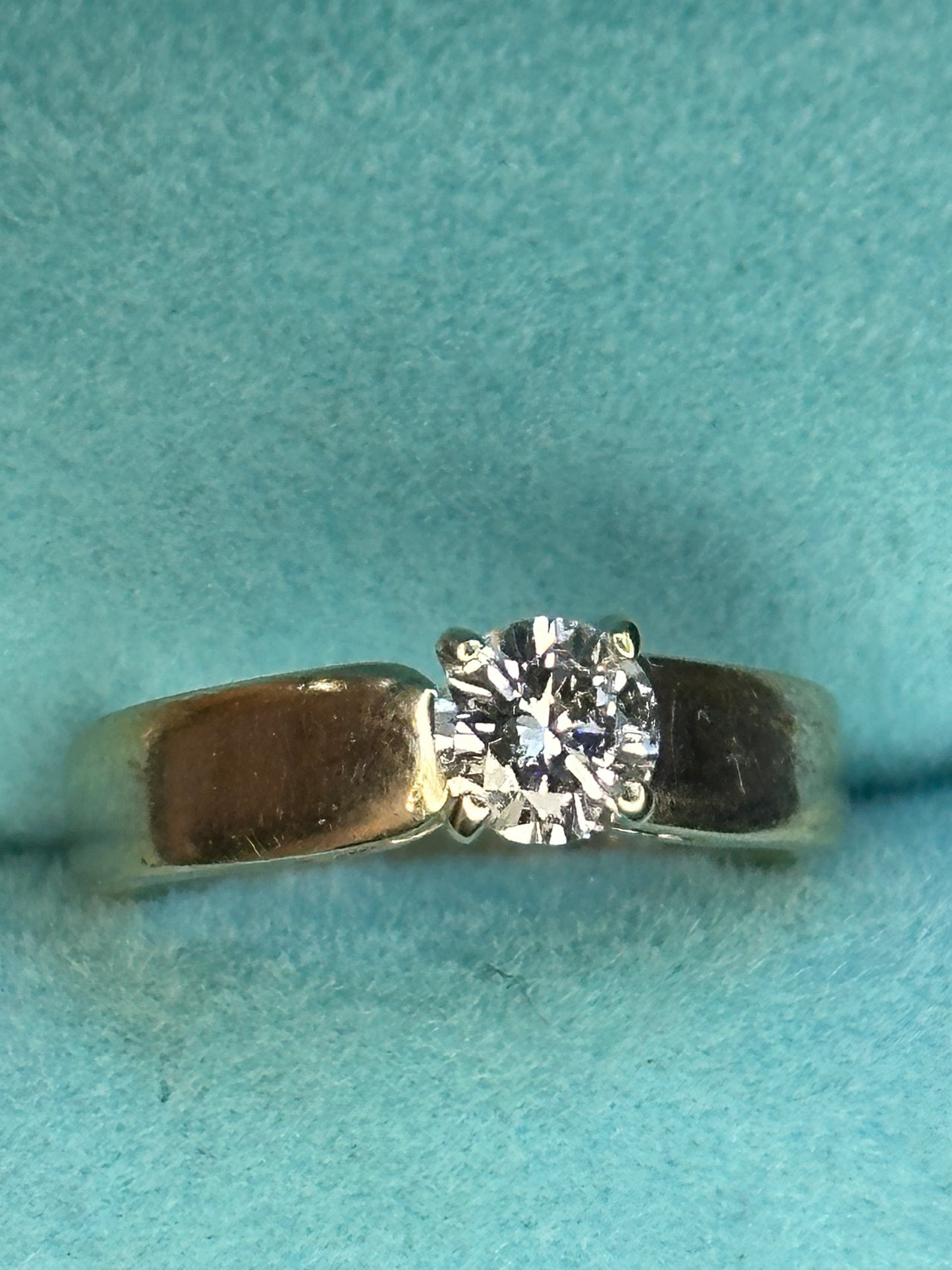 Anillo diamante central .44 cts