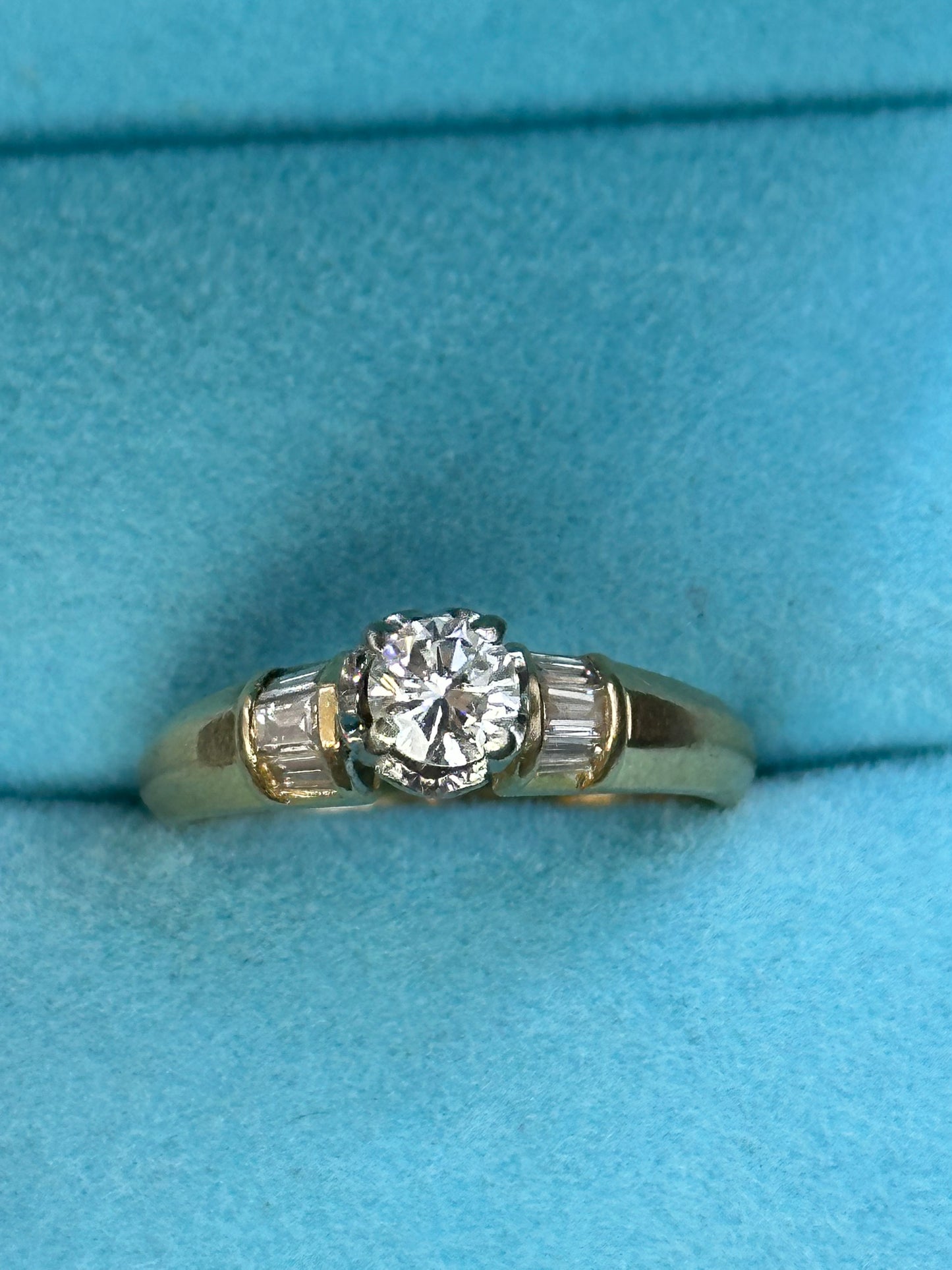 Anillo solitario.43
