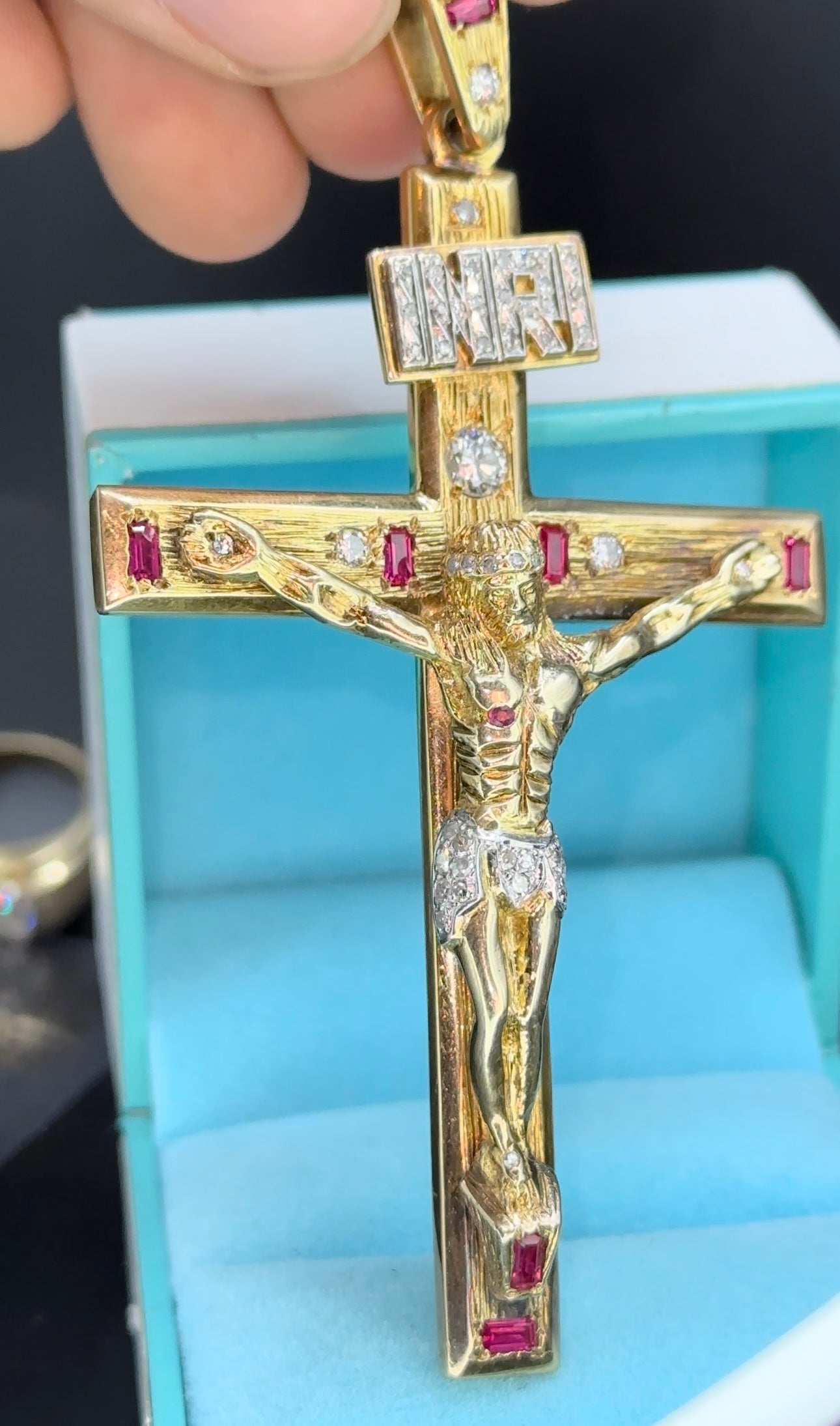 Dije cruz oro amarillo diamantes