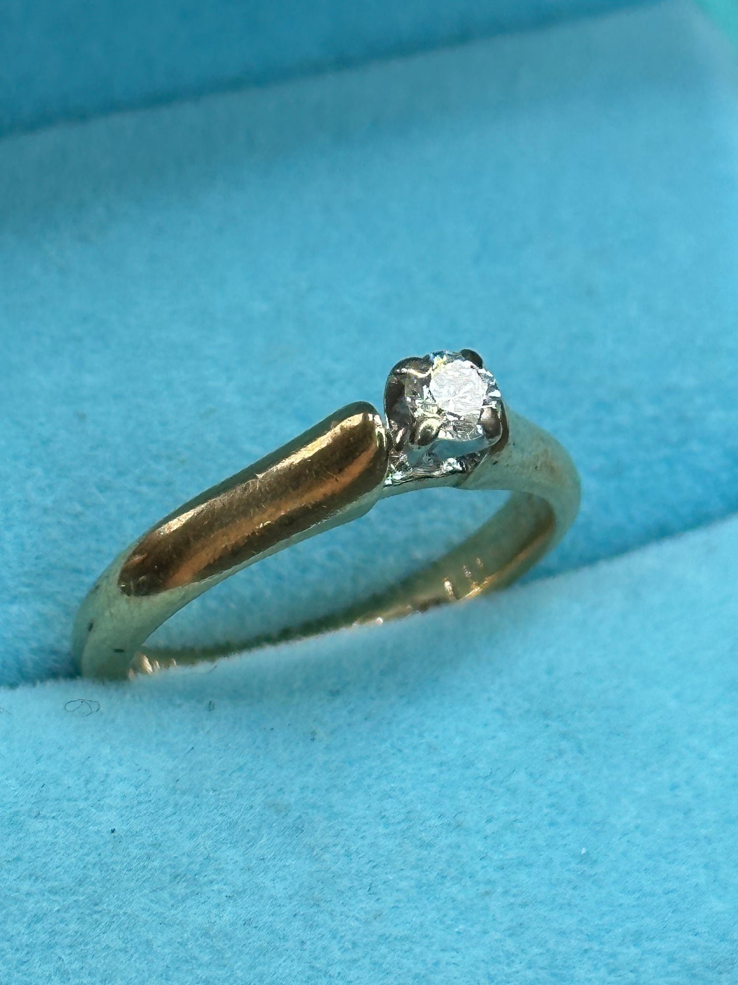 Anillo solitario diamante central