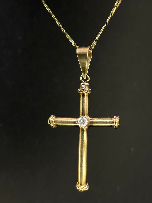 Dije cruz con diamante central .30