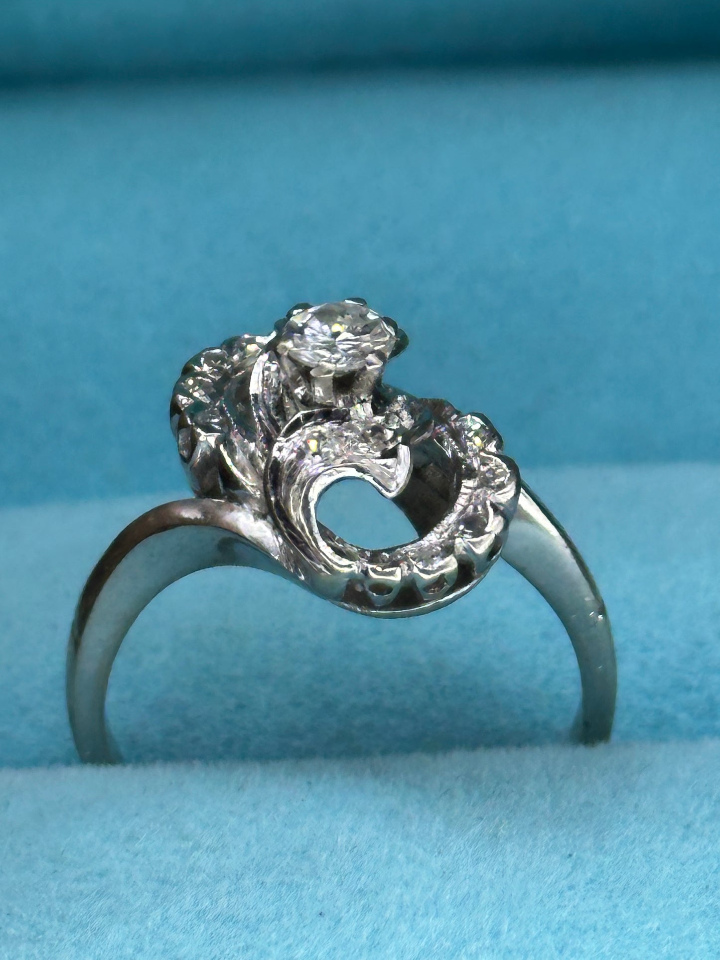 Anillo tipo flor diamante