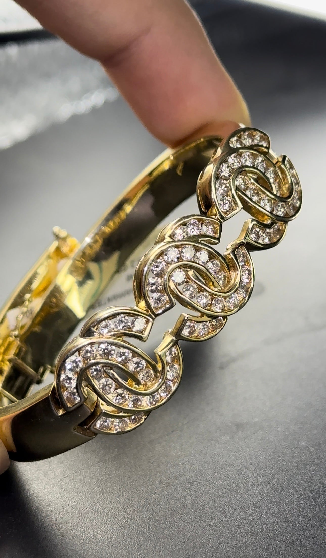 Brazalete channel diamantes