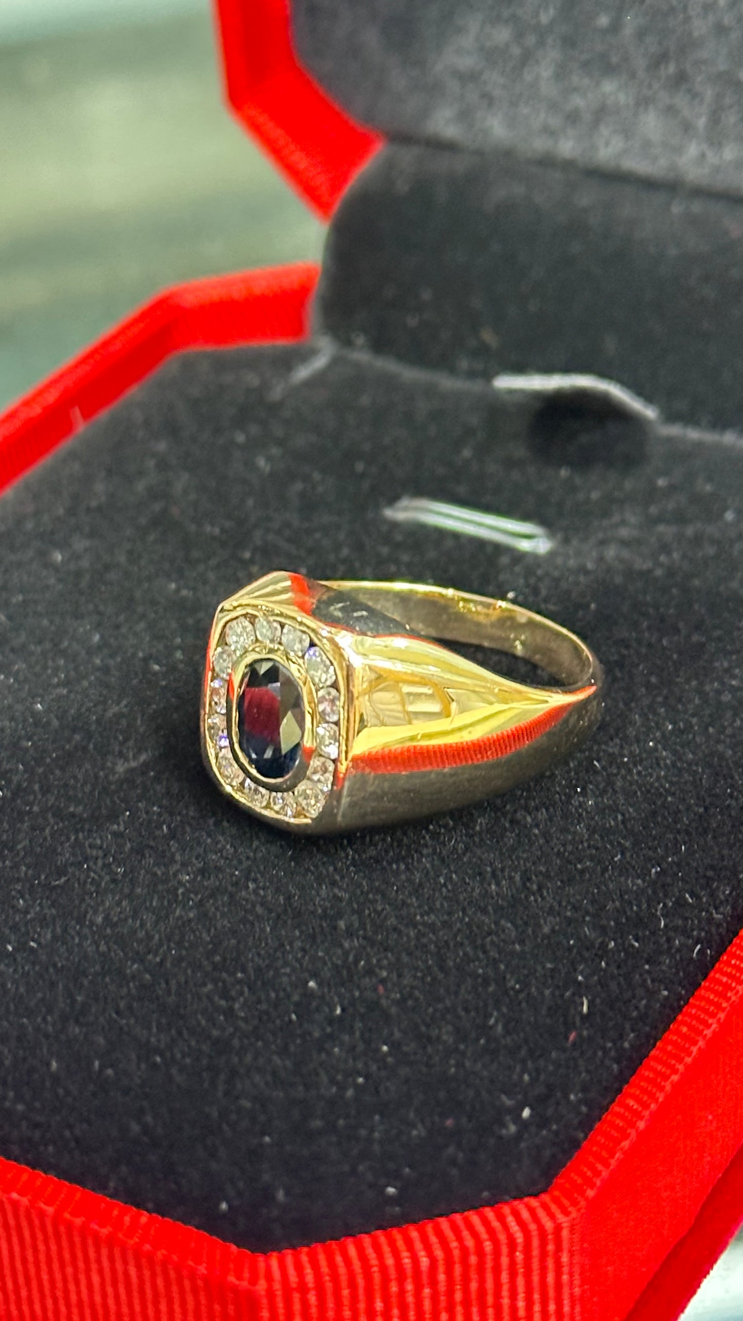 Anillo caballero zafiro